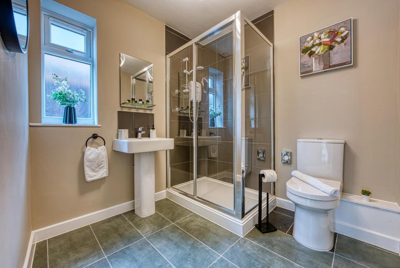 Elegant 5 Bed House - Sleeps 9, Central Solihull, Nec, Jlr, Hs2, Resorts World, Airport Business And Leisure Stays, Zewnętrze zdjęcie